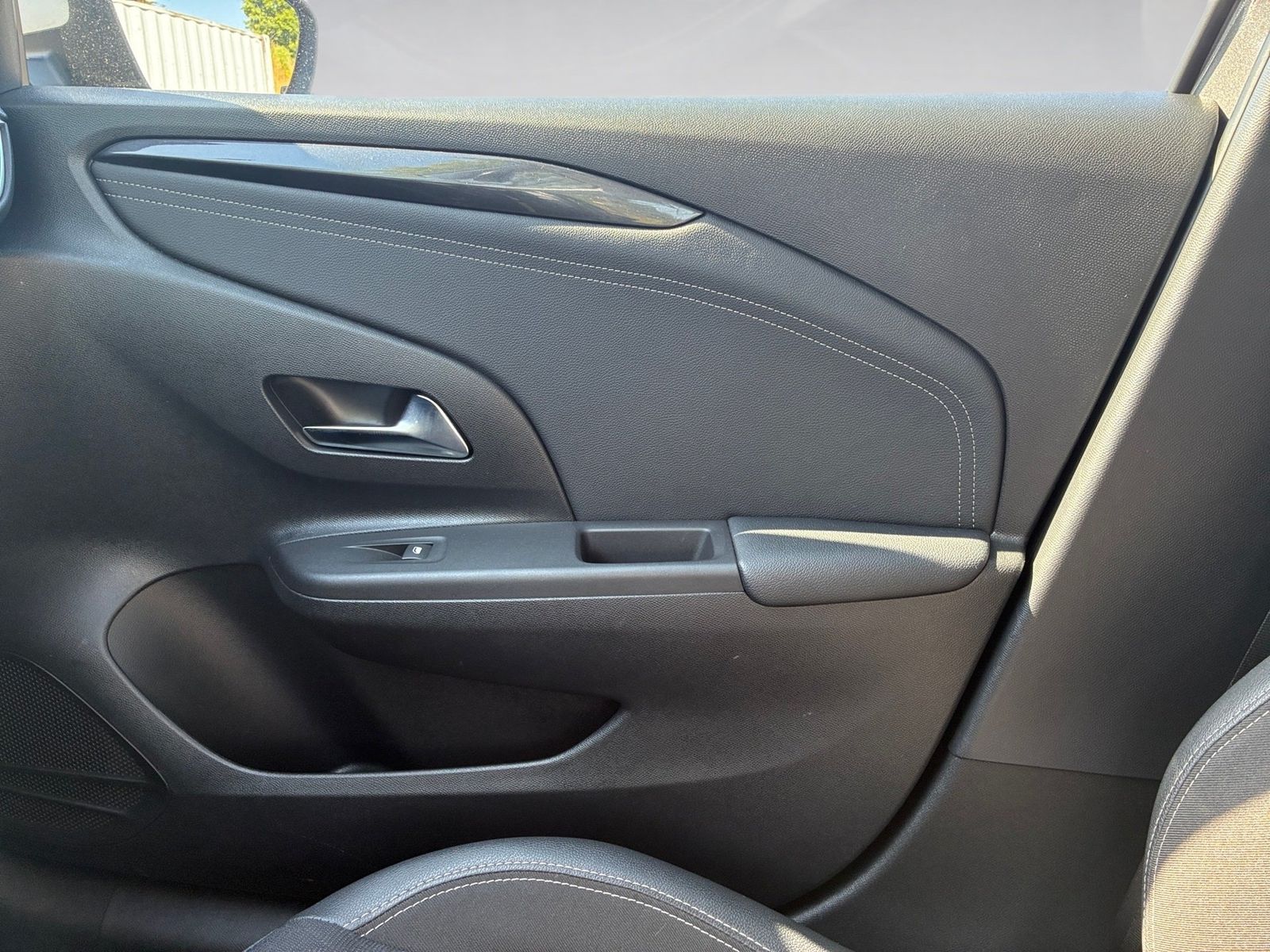 Fahrzeugabbildung Opel Corsa F 1.2 Elegance KlimaA,LED,SHZ,Kam.,PDC,FLA