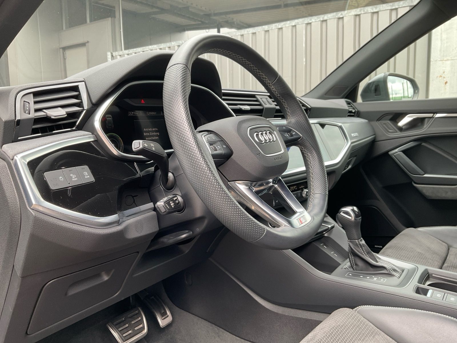 Audi Q3 45 TFSI e S line Matrix SONOS Carplay Navi foto 22
