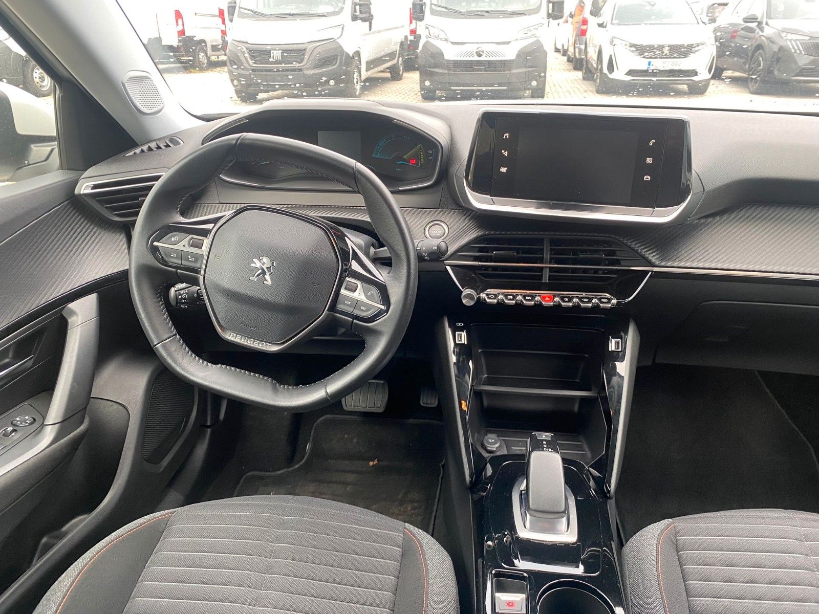 Fahrzeugabbildung Peugeot 2008E Active Pack 136