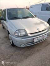 Renault Clio 1.2 cat 5 porte RT - Renault Clio aus 1999: 1.2