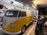 Volkswagen T1 - Volkswagen T1 mit Benzin-Antrieb: Kleinbus
