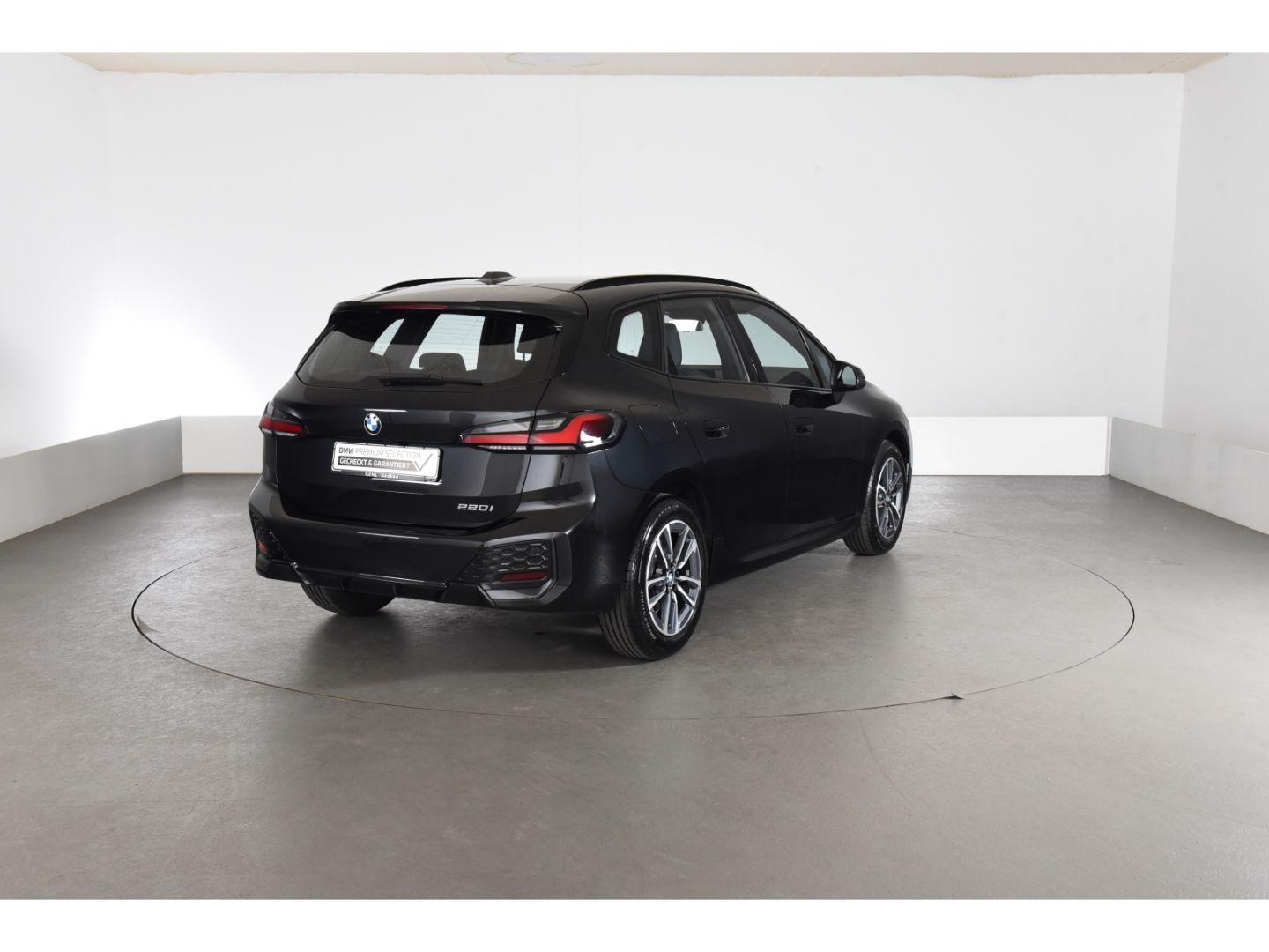 BMW 220 Active Tourer i M Sport Anhängerkupplung Pre foto 4