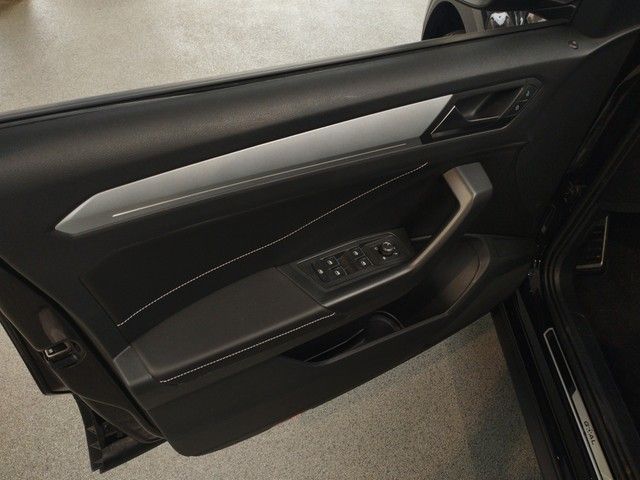 Fahrzeugabbildung Volkswagen T-Roc Life 1.5 TSI 110 kW *AHK*