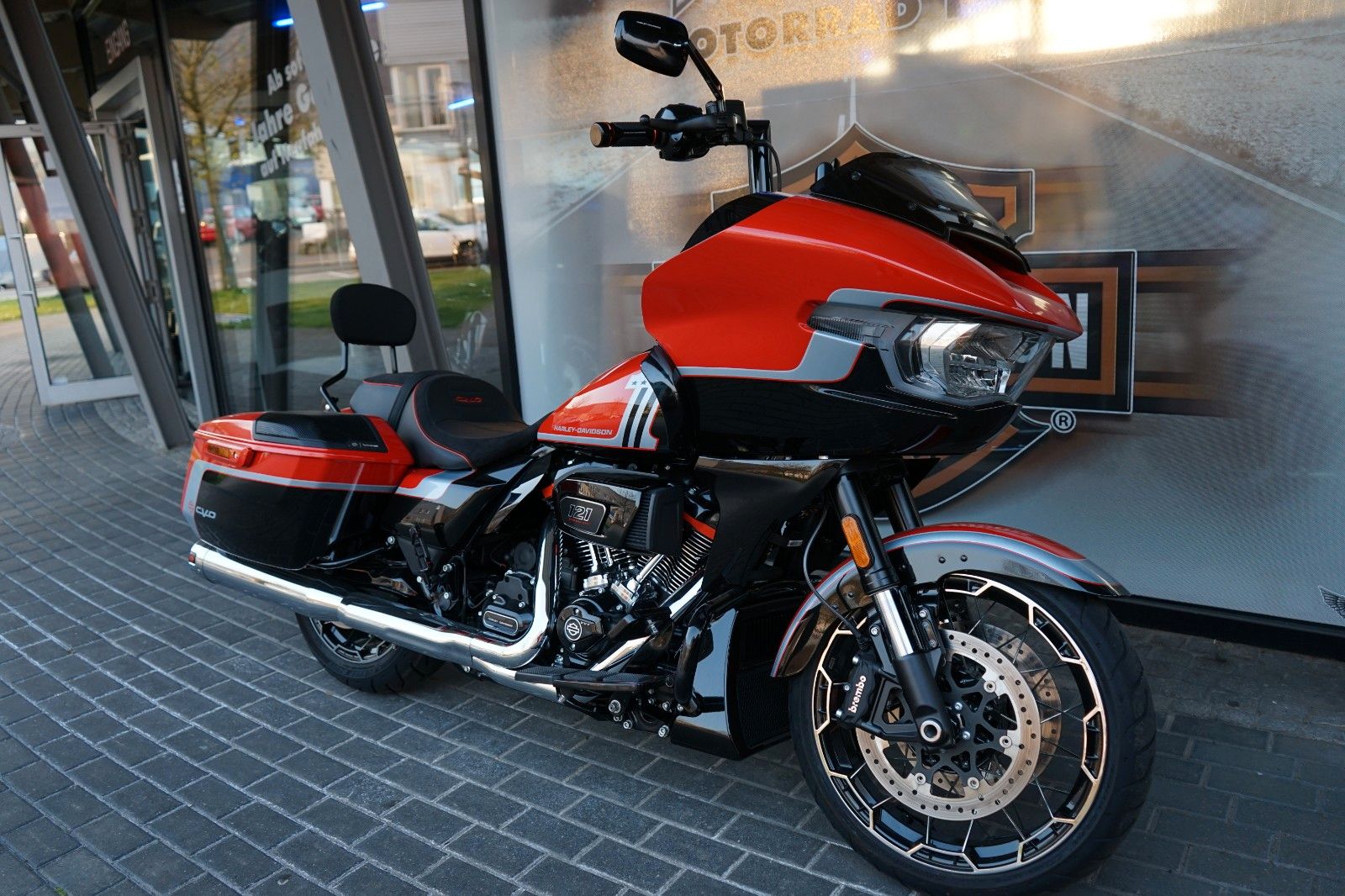 Fahrzeugabbildung Harley-Davidson Road Glide CVO 25th Anniversary ATLAS Lenker