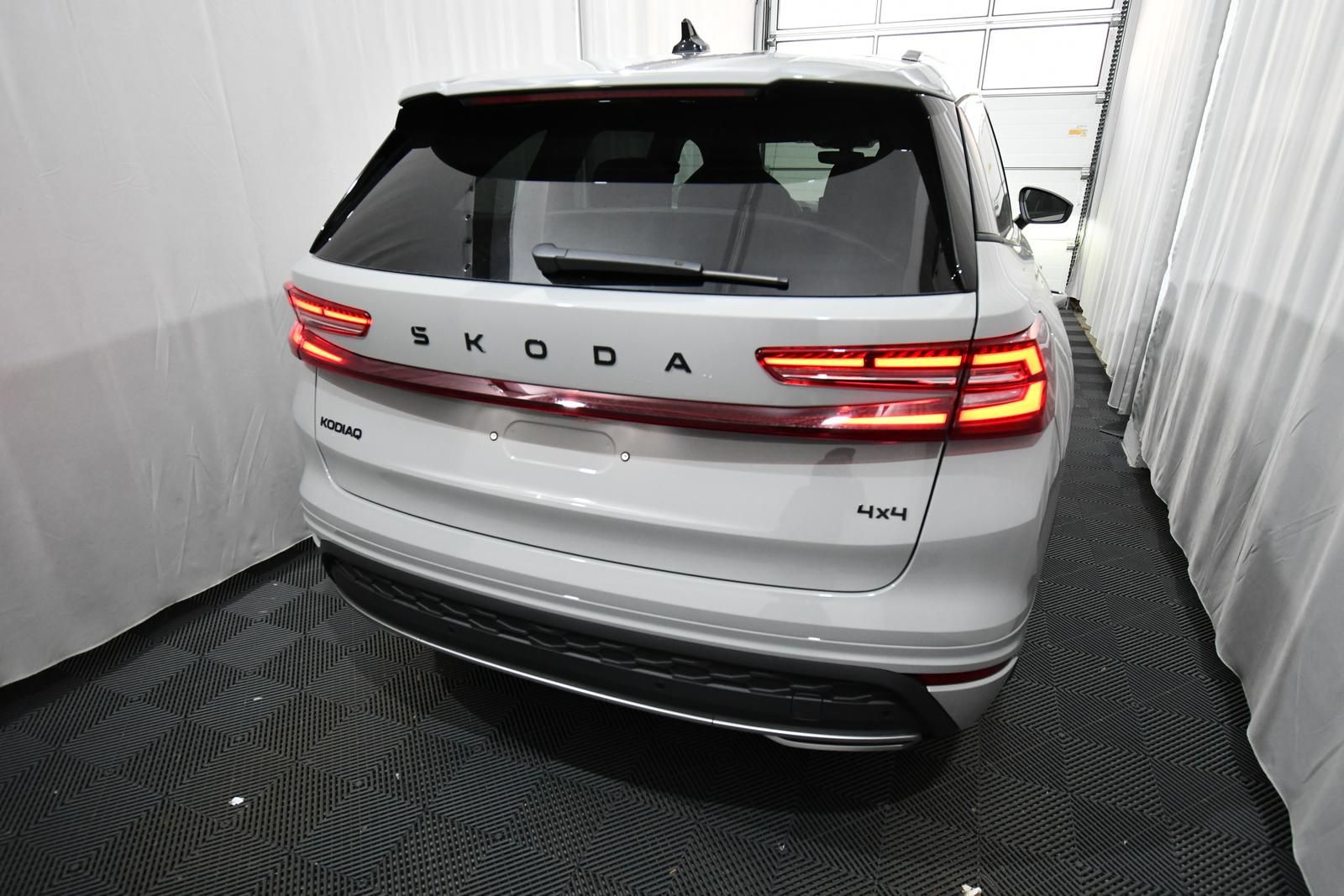 Skoda Kodiaq 2.0 TDI 4x4 DSG Sportline - Pano, AHK, Na imagem 3