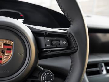 صورة مصغرة 38 لـ 2025 Porsche TAYCAN