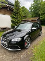 Audi RS3 2.5 TFSI S tronic quattro *Recaro/Bose etc. - Audi RS3: Schwarz, Navigationssystem
