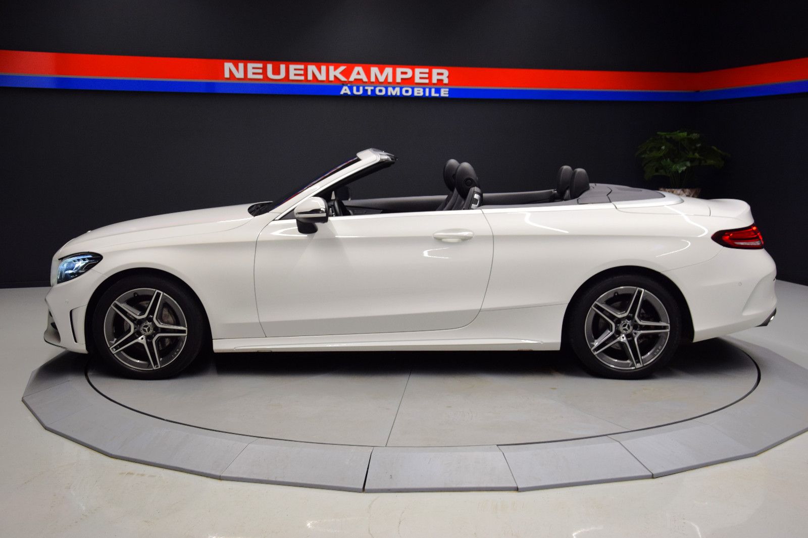 Fahrzeugabbildung Mercedes-Benz C 200 Cabrio 9G-TRONIC AMG-Line HuD Kamera LED