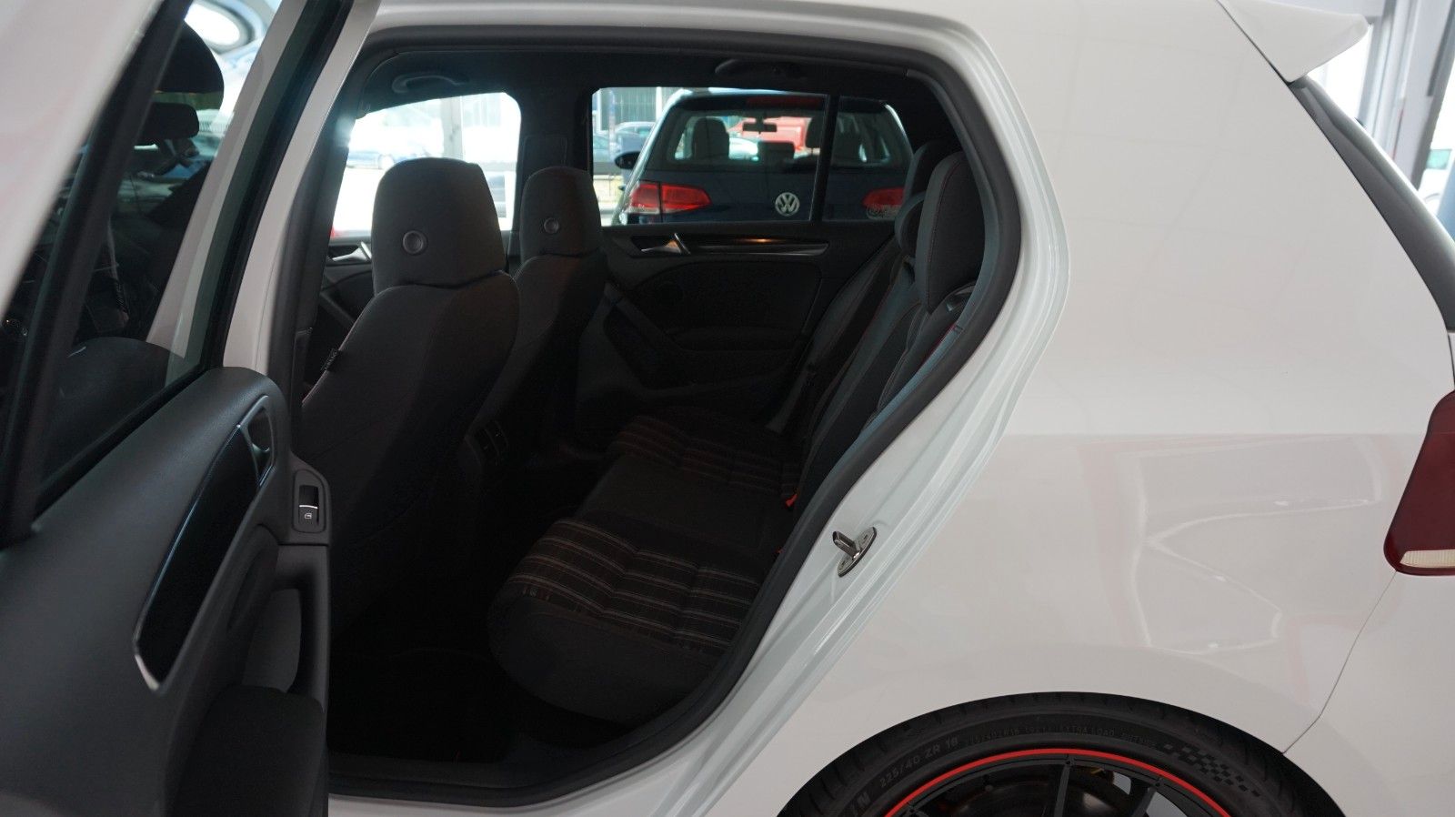 Fahrzeugabbildung Volkswagen Golf VI GTI Edition 35 Motor überholt
