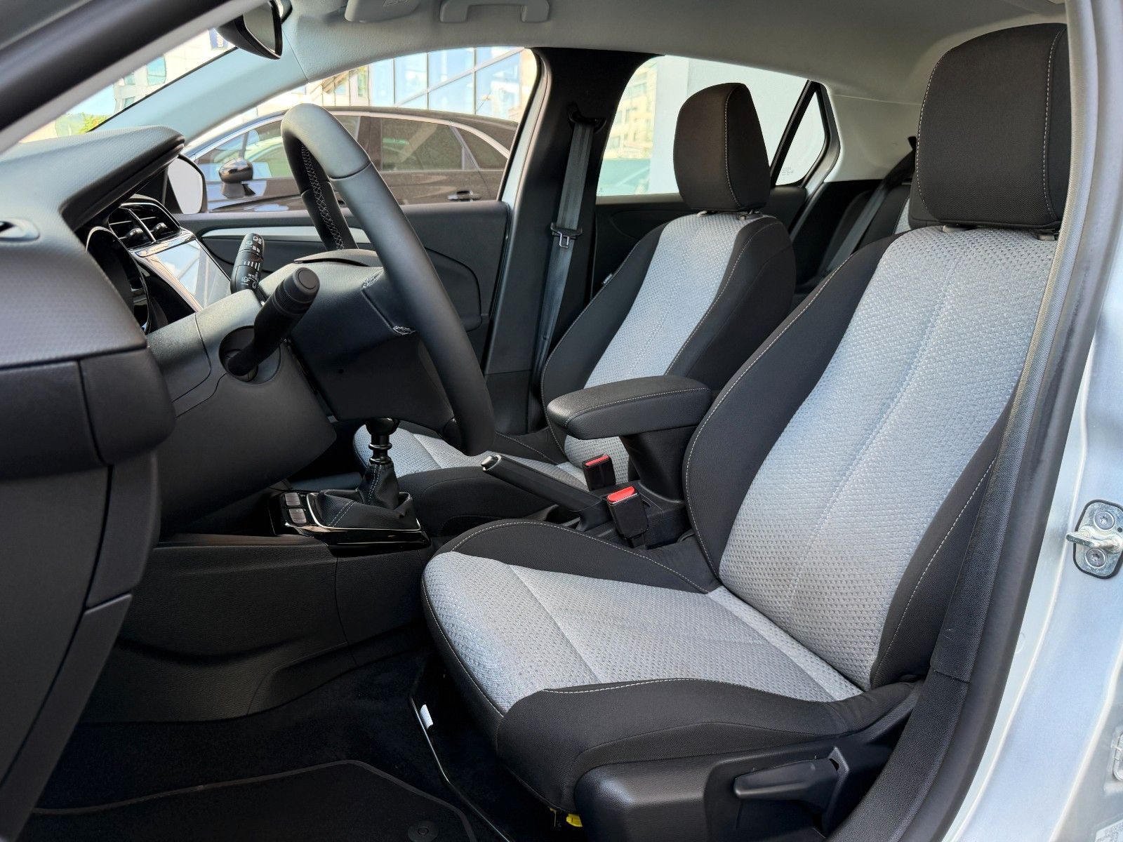 Fahrzeugabbildung Opel Corsa F Edition 100PS PDC/Allwetter/SHZ!