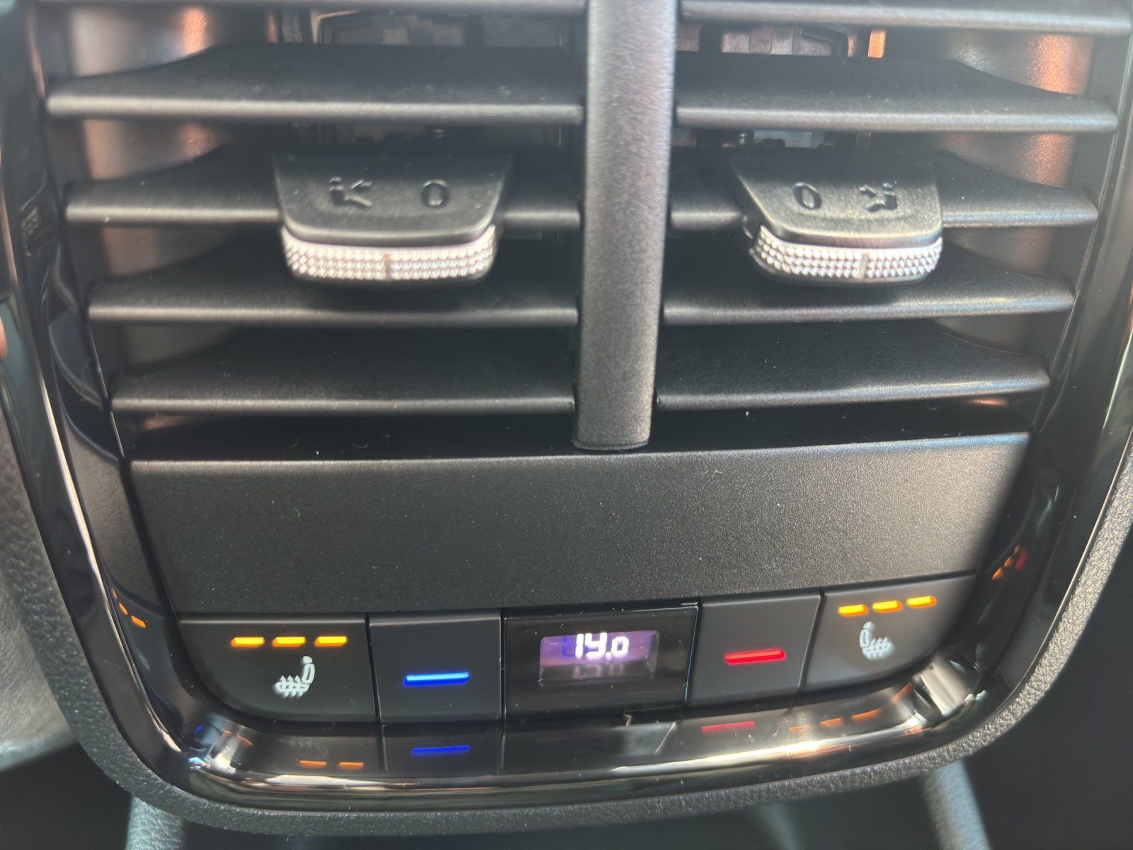 Fahrzeugabbildung SKODA Octavia Combi Sportline 2,0 TDI 110 kW DSG