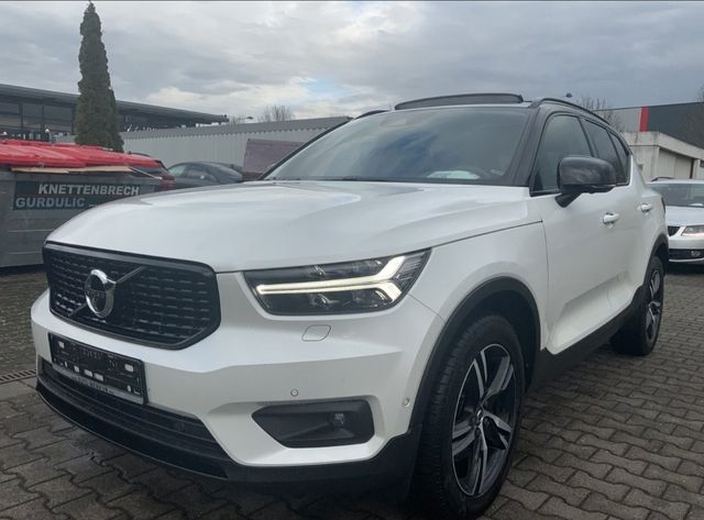 Volvo XC 40 2.0 T5 R-DESIGN AWD / PANORAMA / AHK