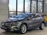 Mercedes-Benz GLA 250 7G-DCT Urban Exclusive Navi Panorama 19" - Mercedes-Benz mit Benzin-Antrieb: mit ABS, Geländewagen