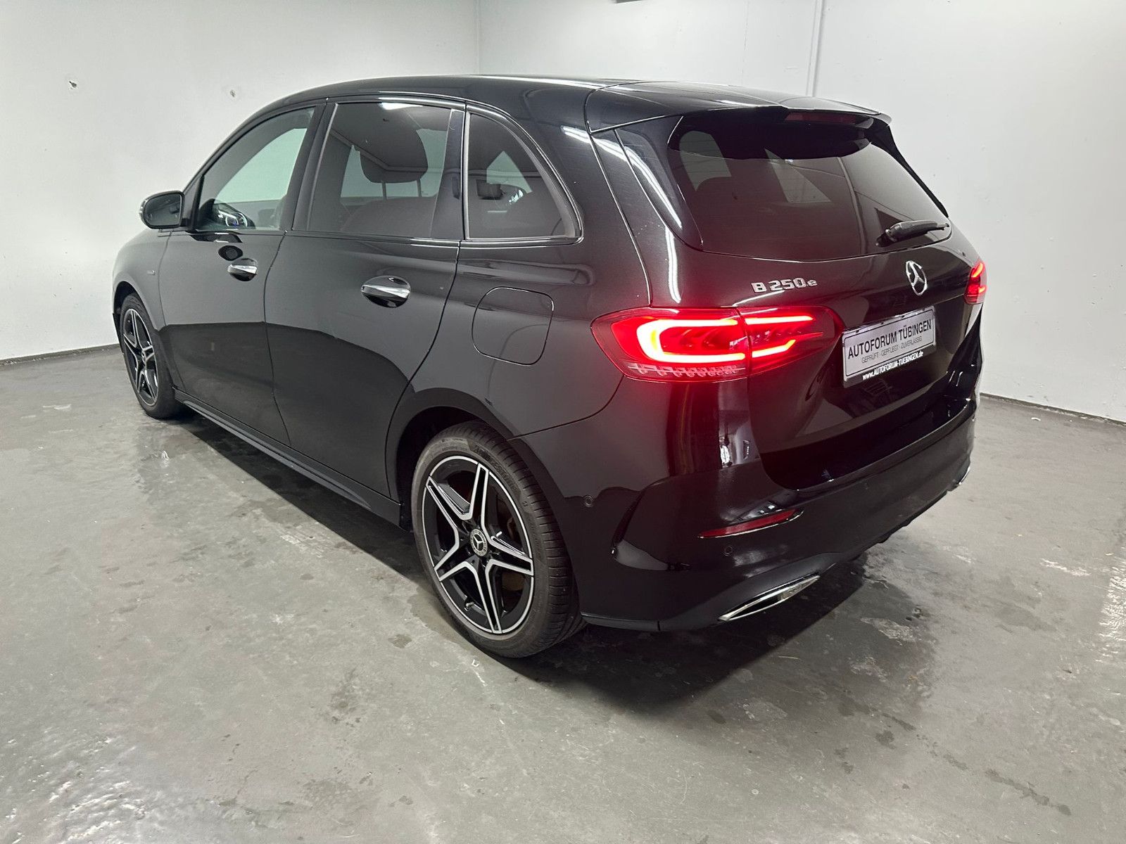 Fahrzeugabbildung Mercedes-Benz B 250 e *AMG-LINE*NIGHT*360*KEYLESS*LEDER*