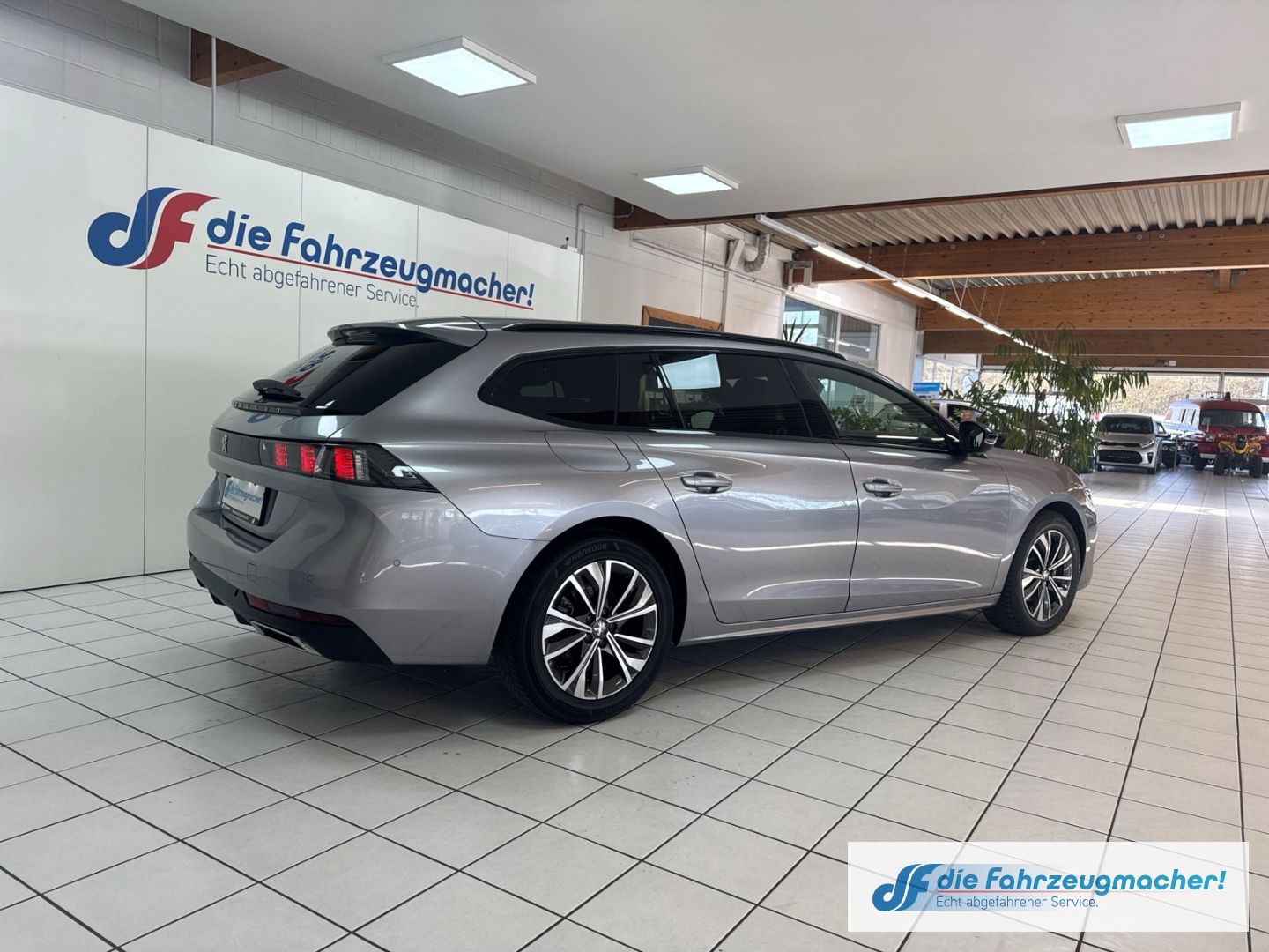 Fahrzeugabbildung Peugeot 508 SW Allure Pack 1.5 Navi ACC Apple CarPlay An
