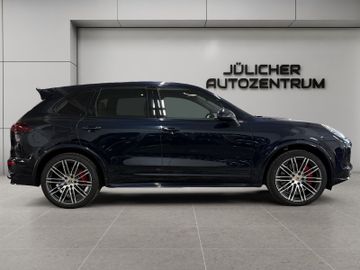 Porsche Cayenne - 2