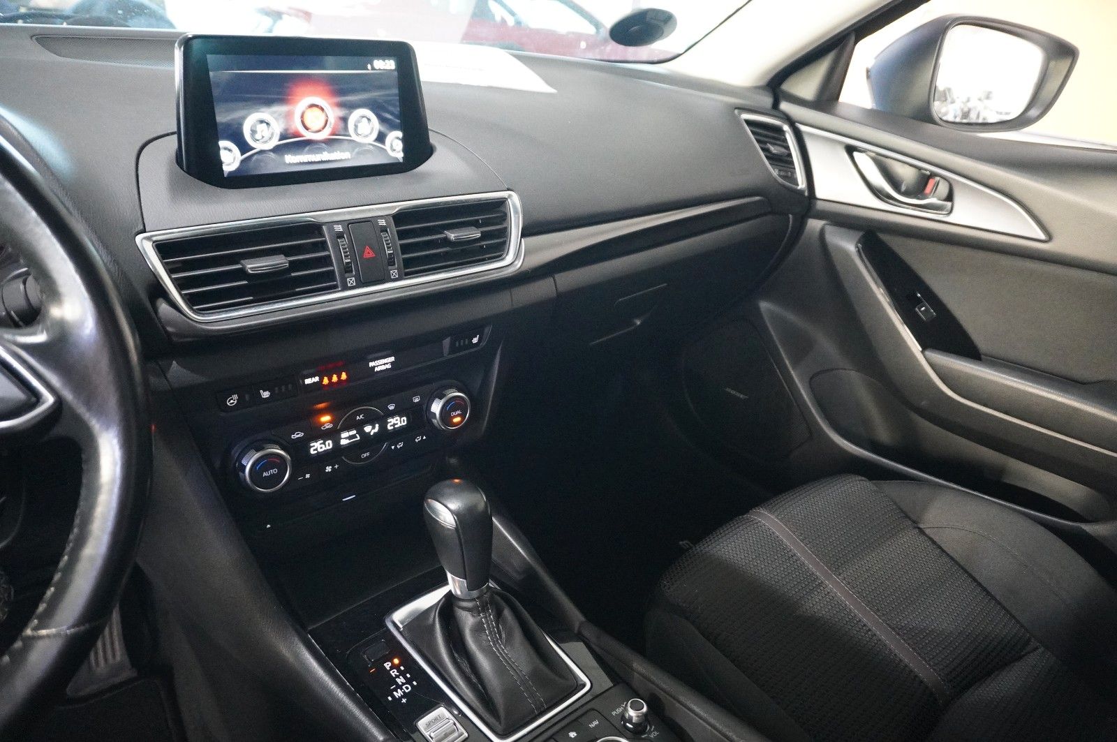 Fahrzeugabbildung Mazda 3 Lim. 2.0 OPTIMUM NAVI/LED/KAMERA/TEMP./HUD/AHK