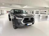 Toyota Hilux Double Cab 2.4 D-4D 4x4 *Navi*AHK*CAM*  - graue Toyota Hilux