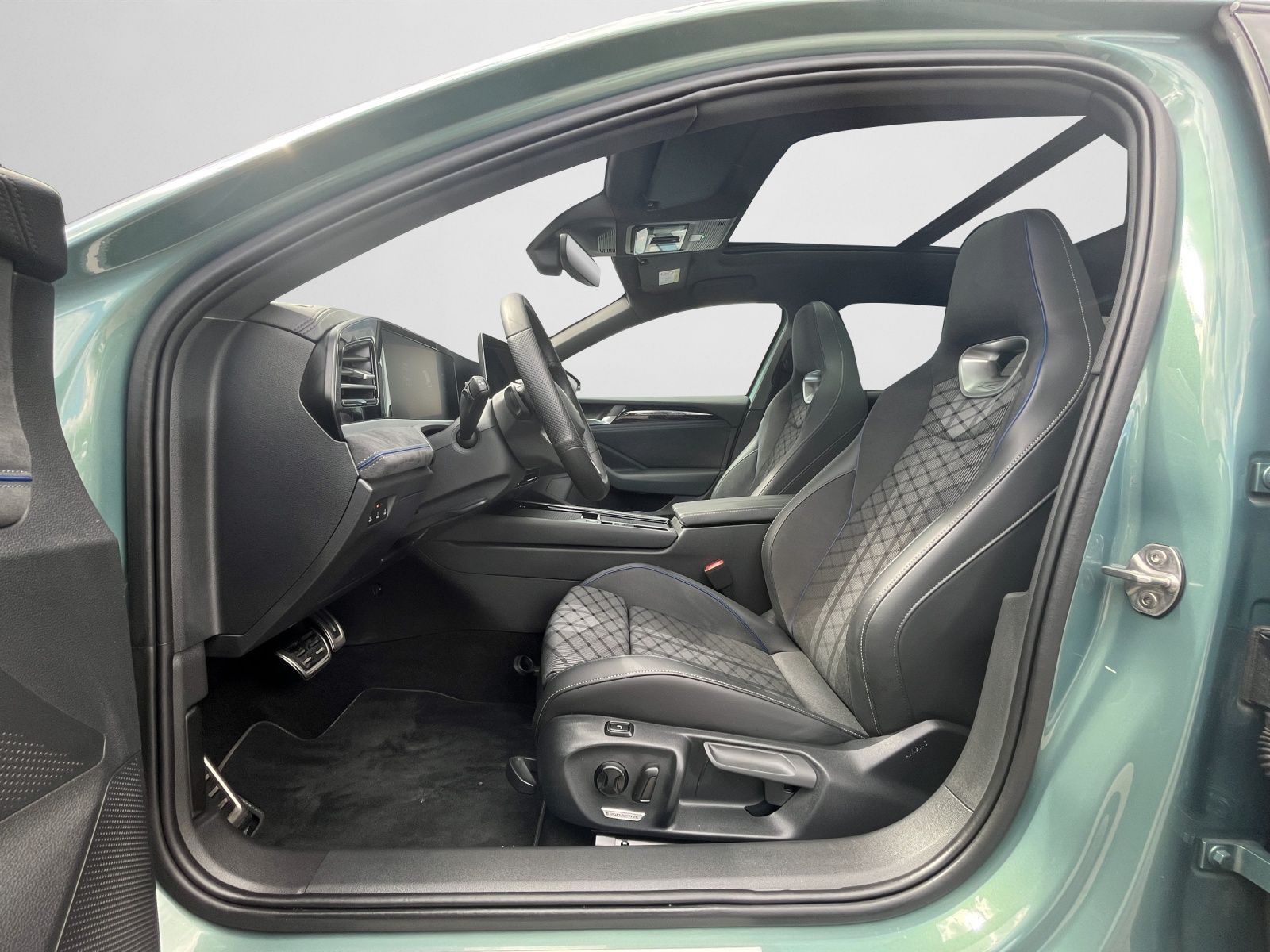 Volkswagen Passat Variant - Bild 13