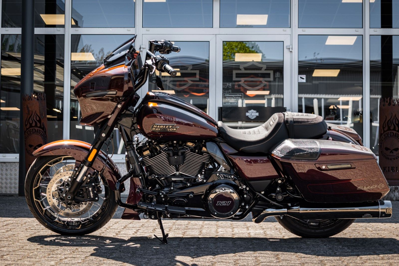 Fahrzeugabbildung Harley-Davidson CVO Street Glide FLHXSE 121 Cui - Jekill & Hyde