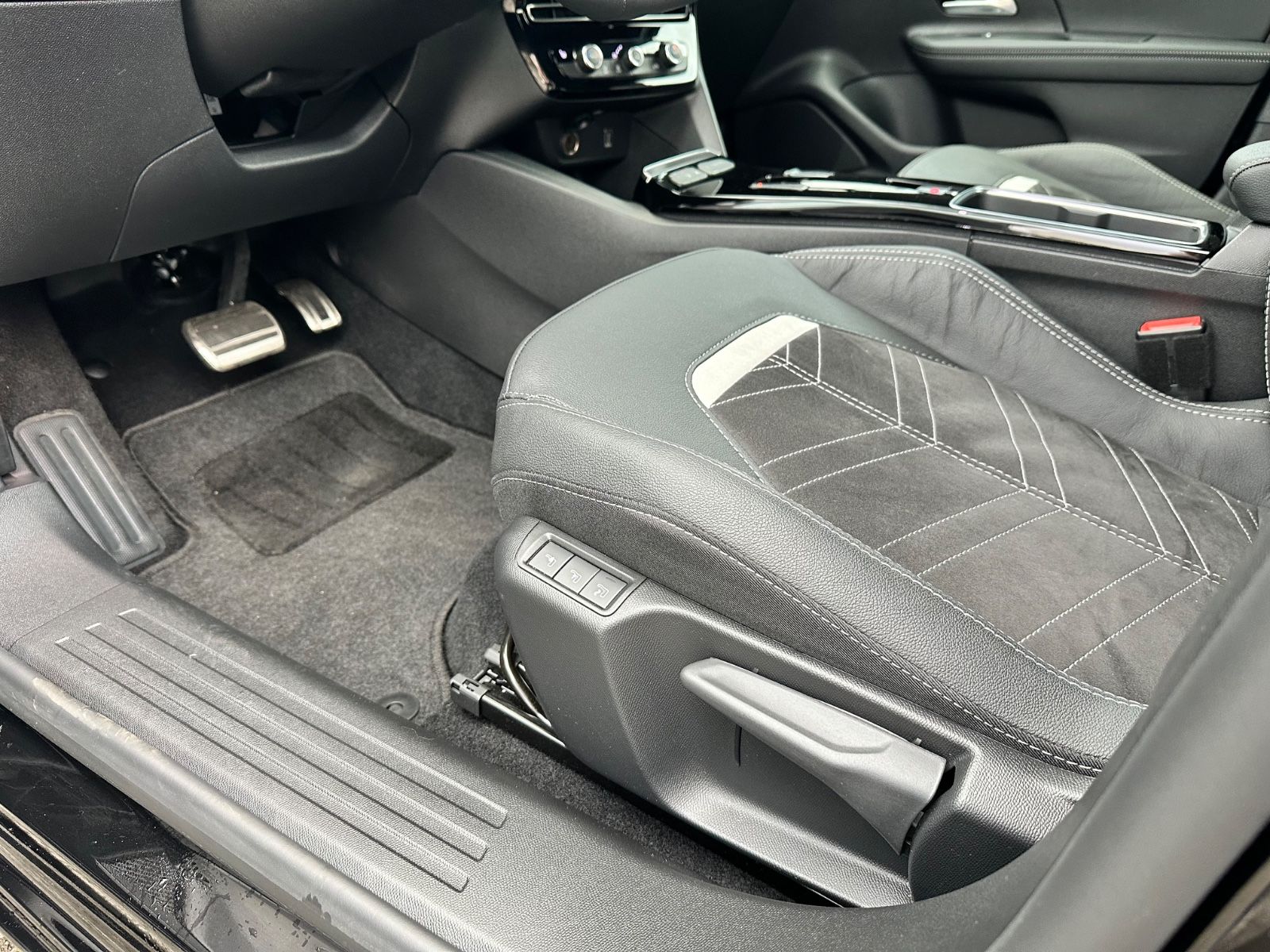 Fahrzeugabbildung Opel Mokka Hybrid Ultimate Navi*Sitzh.*Kamera*Keyless