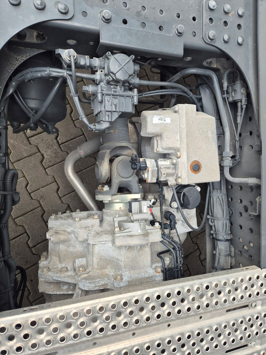 Fahrzeugabbildung Mercedes-Benz Actros 1848 LS Öl-Retarder Standklima BigSpace