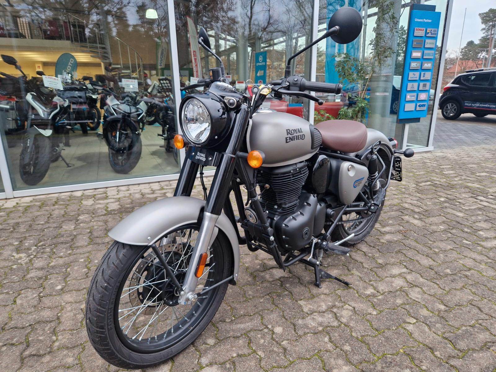 Royal Enfield Classic 350 dark gunmetal grey