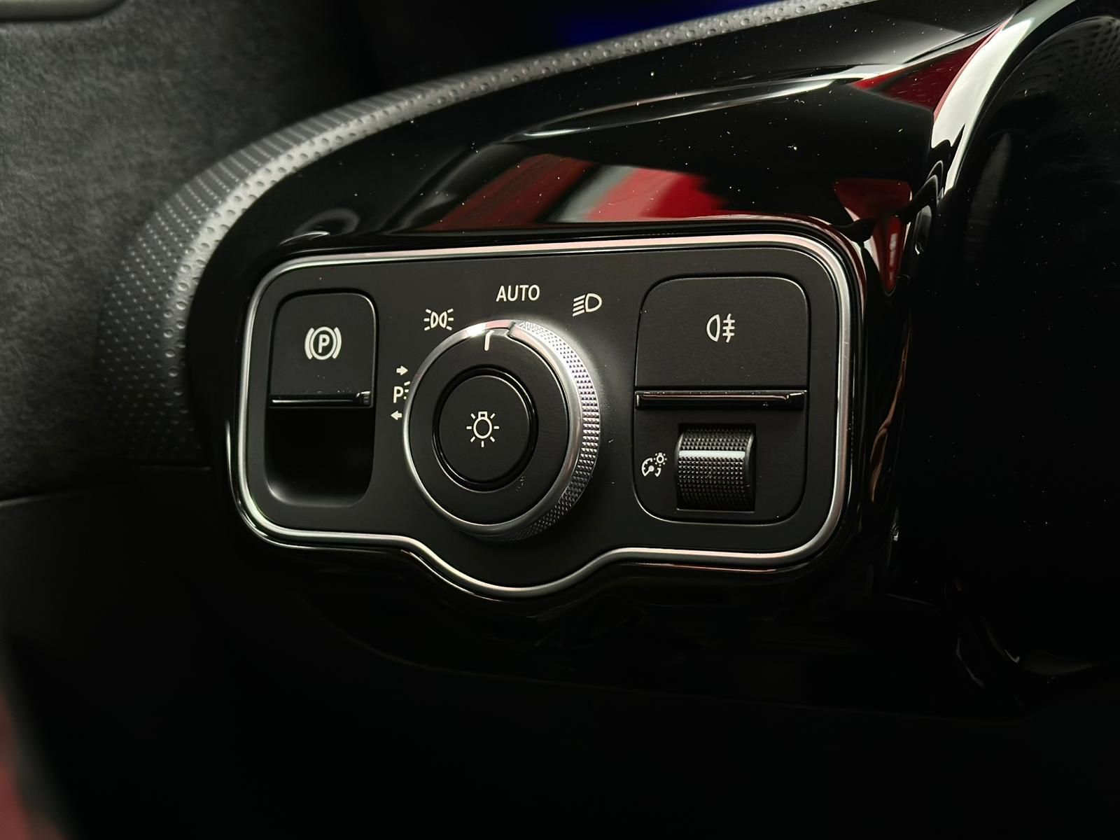 MERCEDES-BENZ A 250 4M AMG NIGHT* LED#SHZ#PANO#NAVI#TEMPO#SPUR - Image 19