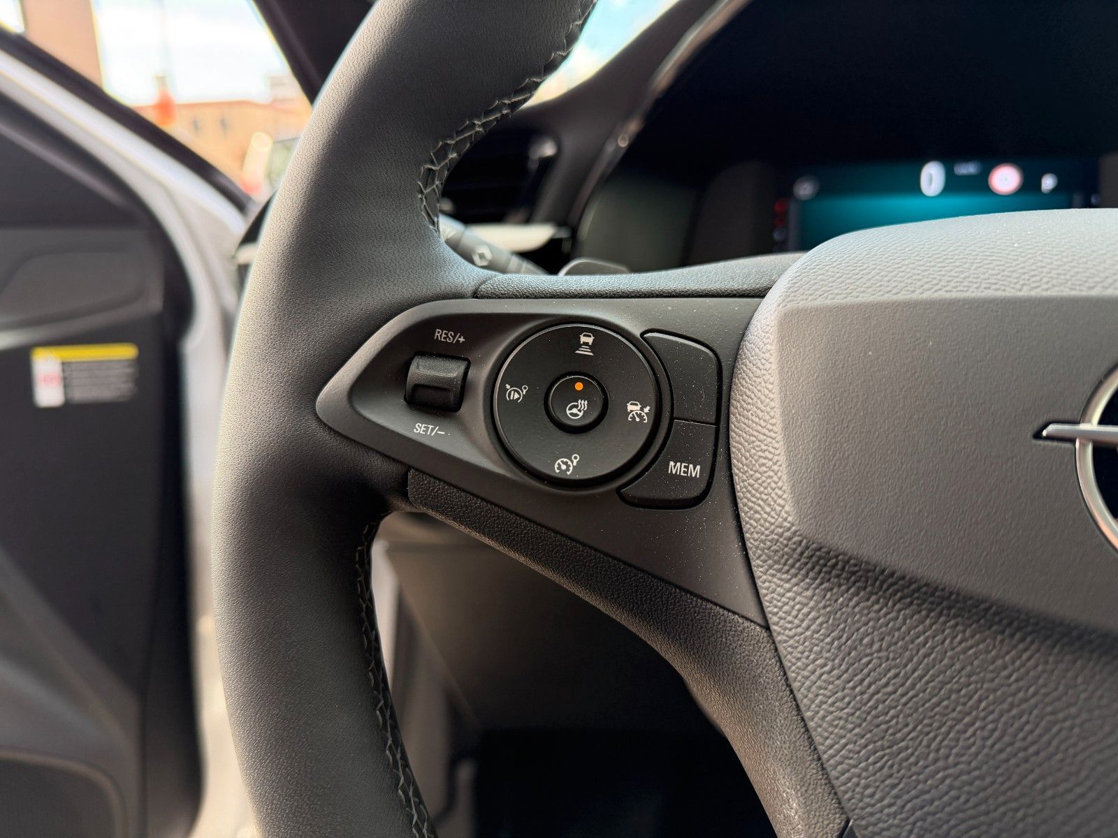 Fahrzeugabbildung Opel Corsa F 1.2 Turbo GS KlimaA,LED,Navi,SHZ,ACC,PDC