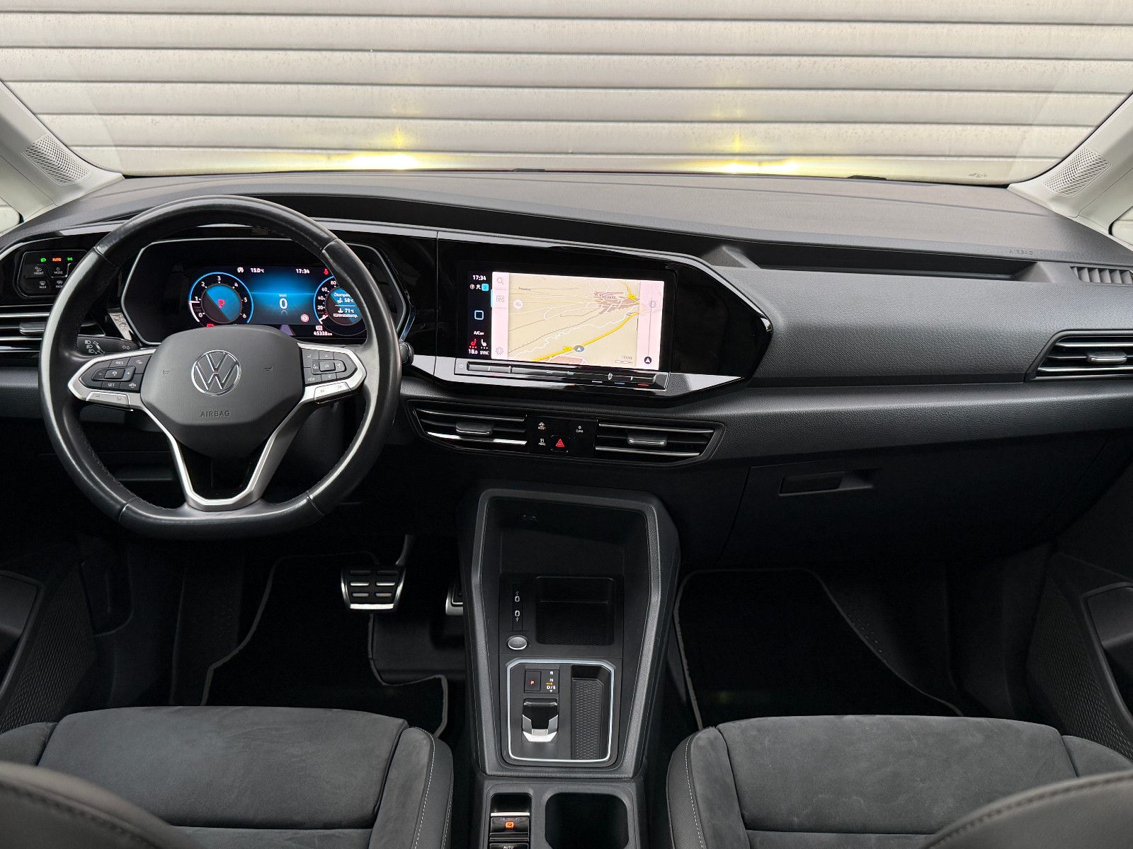 Fahrzeugabbildung Volkswagen Caddy Style TDI DSG ACC AHK Navi LED Pano Sthz