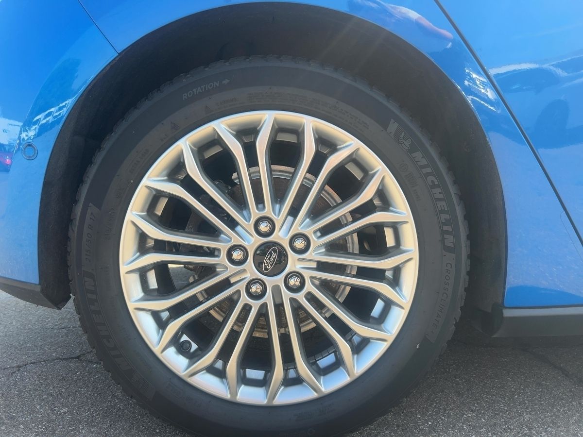 Fahrzeugabbildung Ford Focus Titanium 1.5 Eco Boost Kamera ACC