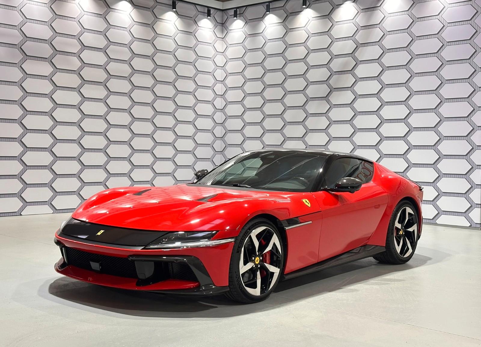 Ferrari 12Cilindri | FULL CARBON | PANORAMA *Sound+Lift