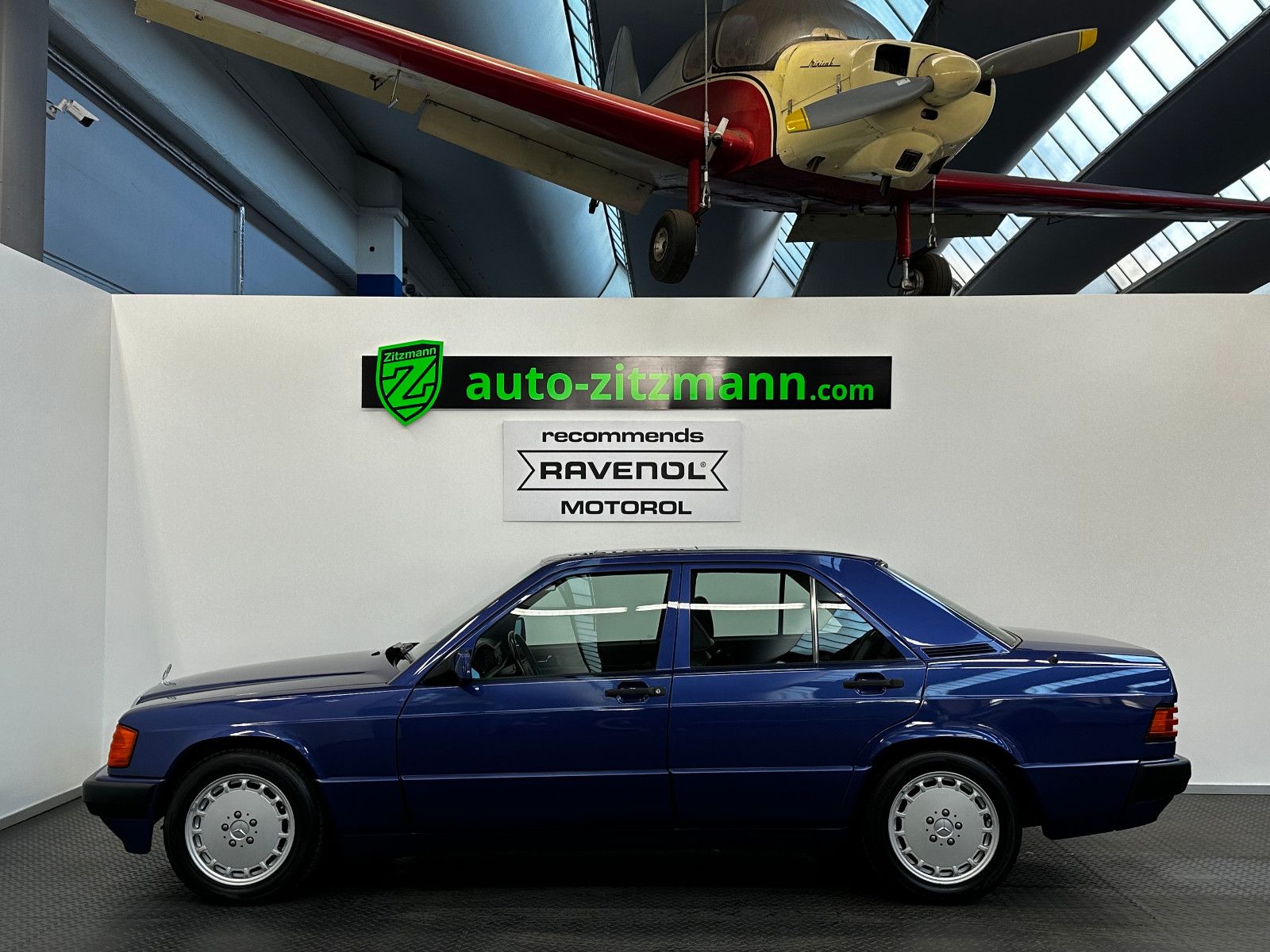 Fahrzeugabbildung Mercedes-Benz 190 E 2.3 /AVANTGARDE AZZURRO/LIMITED 1 OF 950