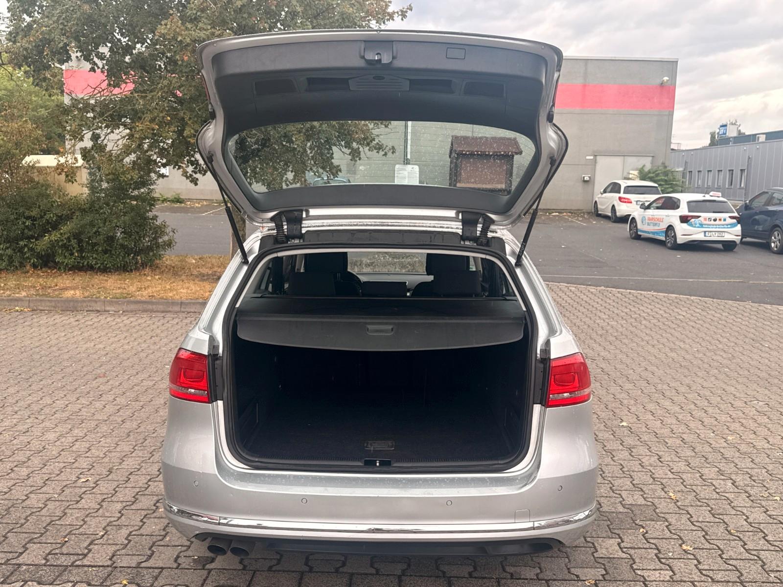 Volkswagen Passat 2012 — photo 41