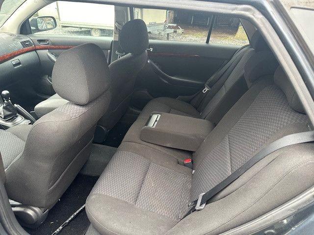 Toyota Avensis 2012 — photo 5
