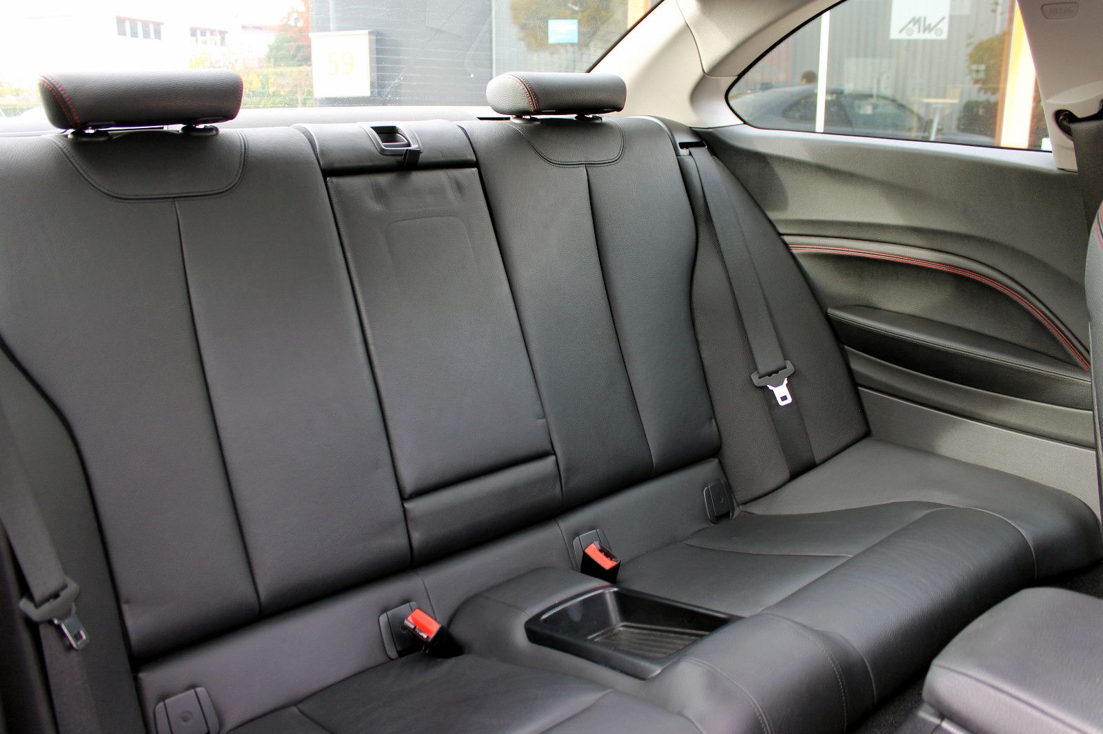 Fahrzeugabbildung BMW 220i Coupé Sport-Line SHZ PDC eGSHD 2-Zonen HiFi