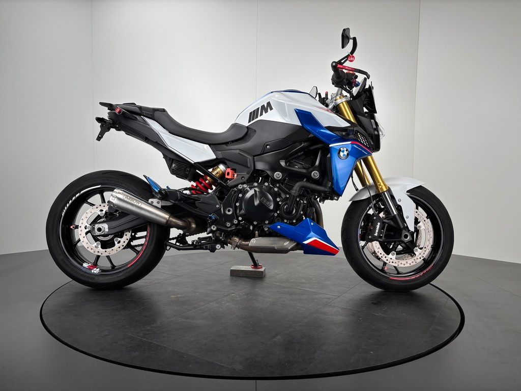 Fahrzeugabbildung BMW F900 R *TOP-AUSSTATTUNG *1. HAND *ARROW