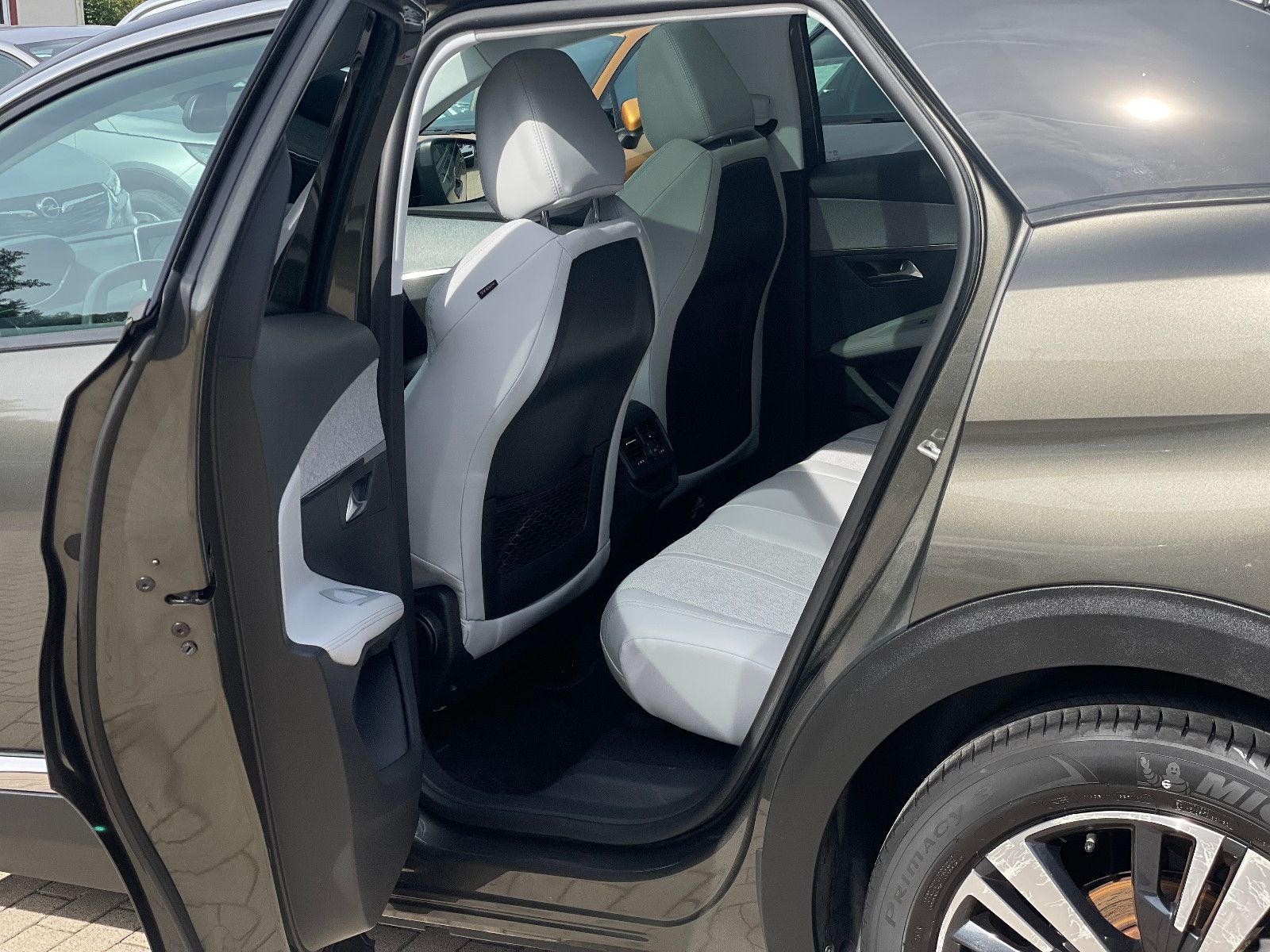 PEUGEOT 3008, 2016, Benzin, 131 PS