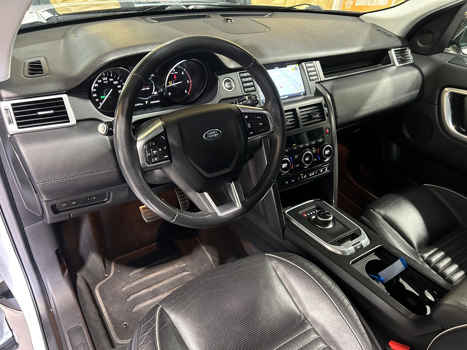 Fahrzeugabbildung Land Rover Discovery Sport SE AWD/KAMERA/NAVI/SHZ/PDC/