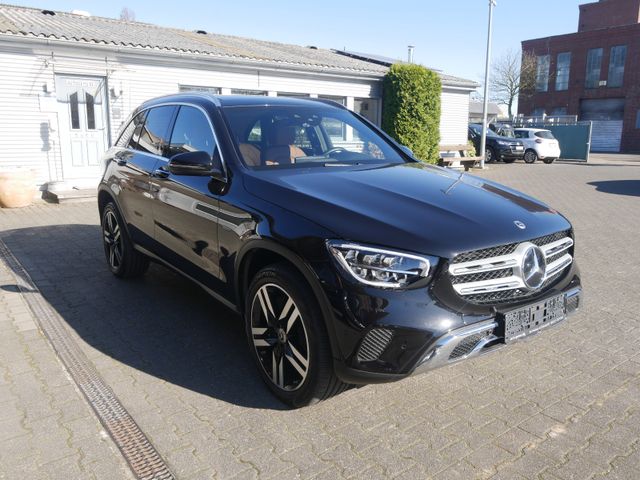 Mercedes-Benz GLC 300 e 4Matic AMG Line Business Navi Pano LED