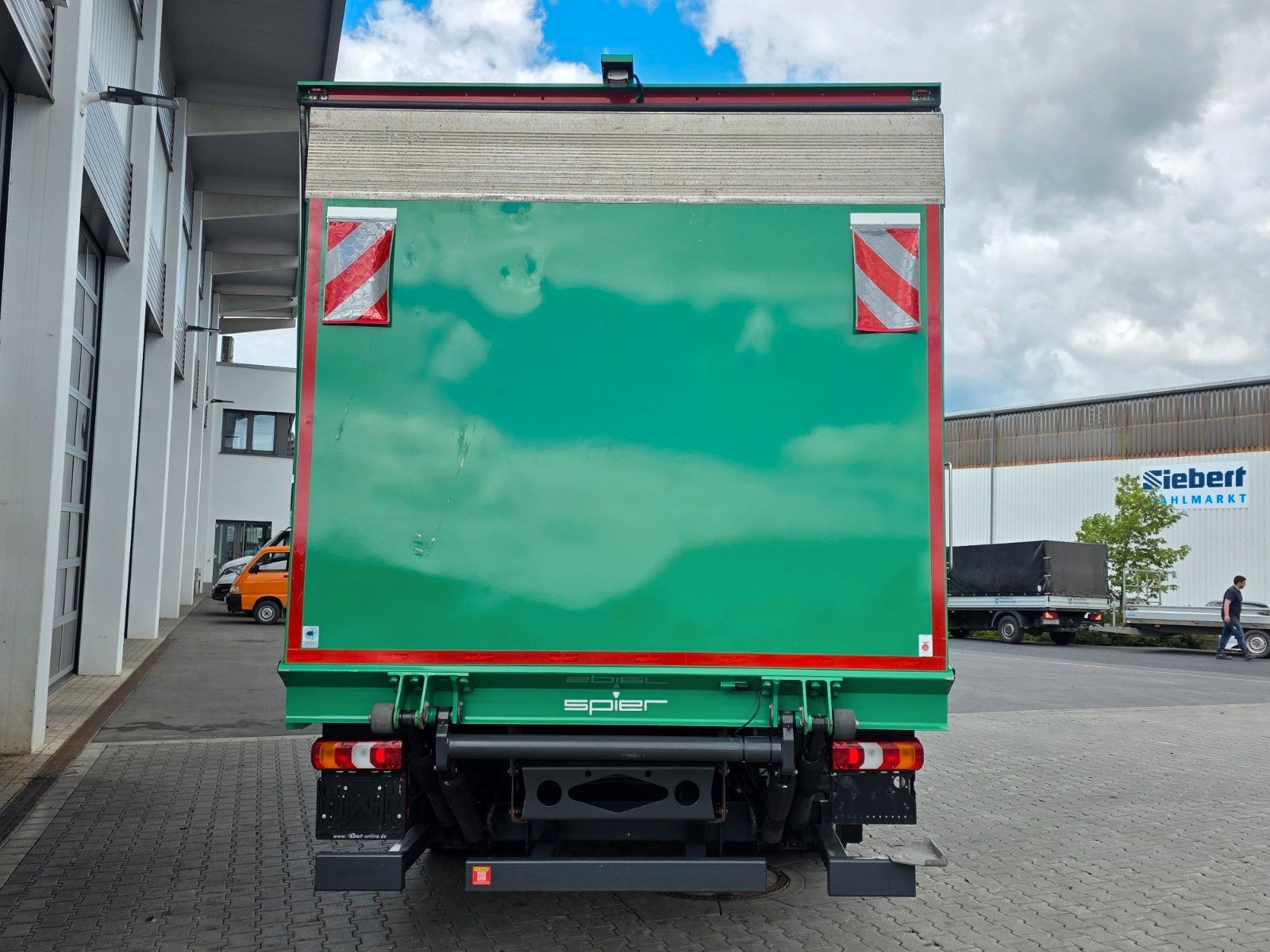 Fahrzeugabbildung Mercedes-Benz Atego 1524 L LBW 2.000kg Tür Kamera Spoiler