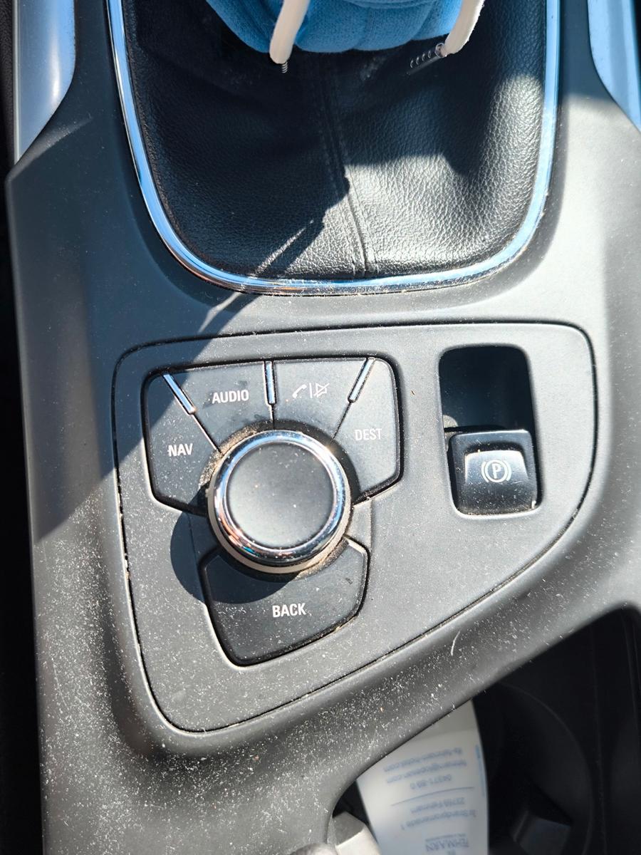 Opel Insignia 2012 — photo 9