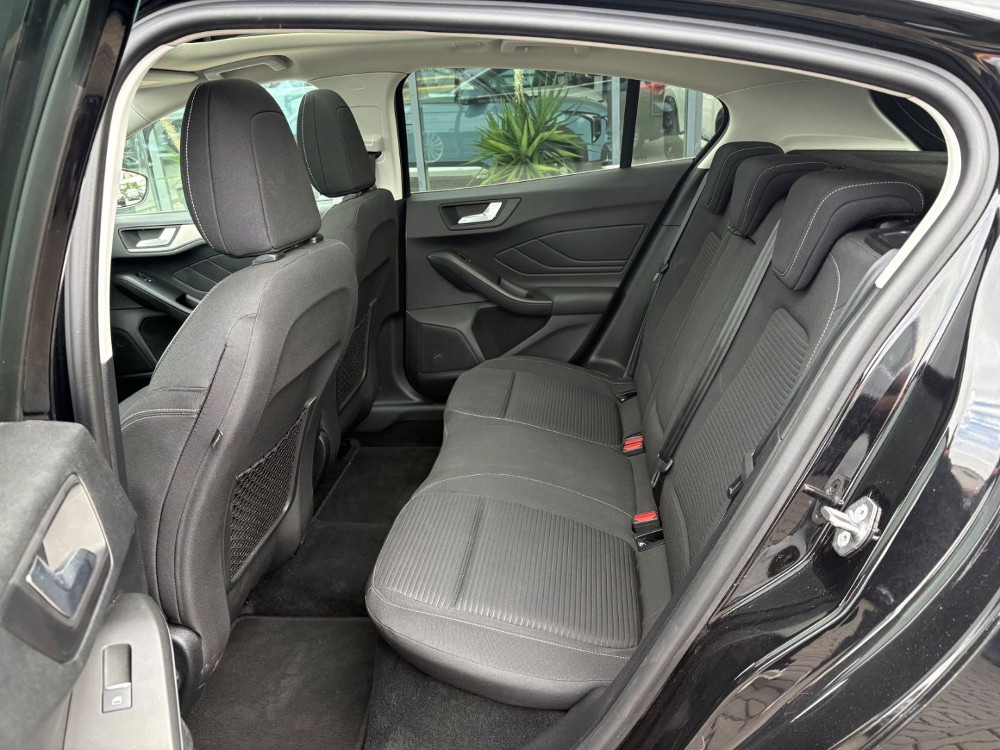 Fahrzeugabbildung Ford Focus Titanium Kamera Schiebedach LED SHZ PDC