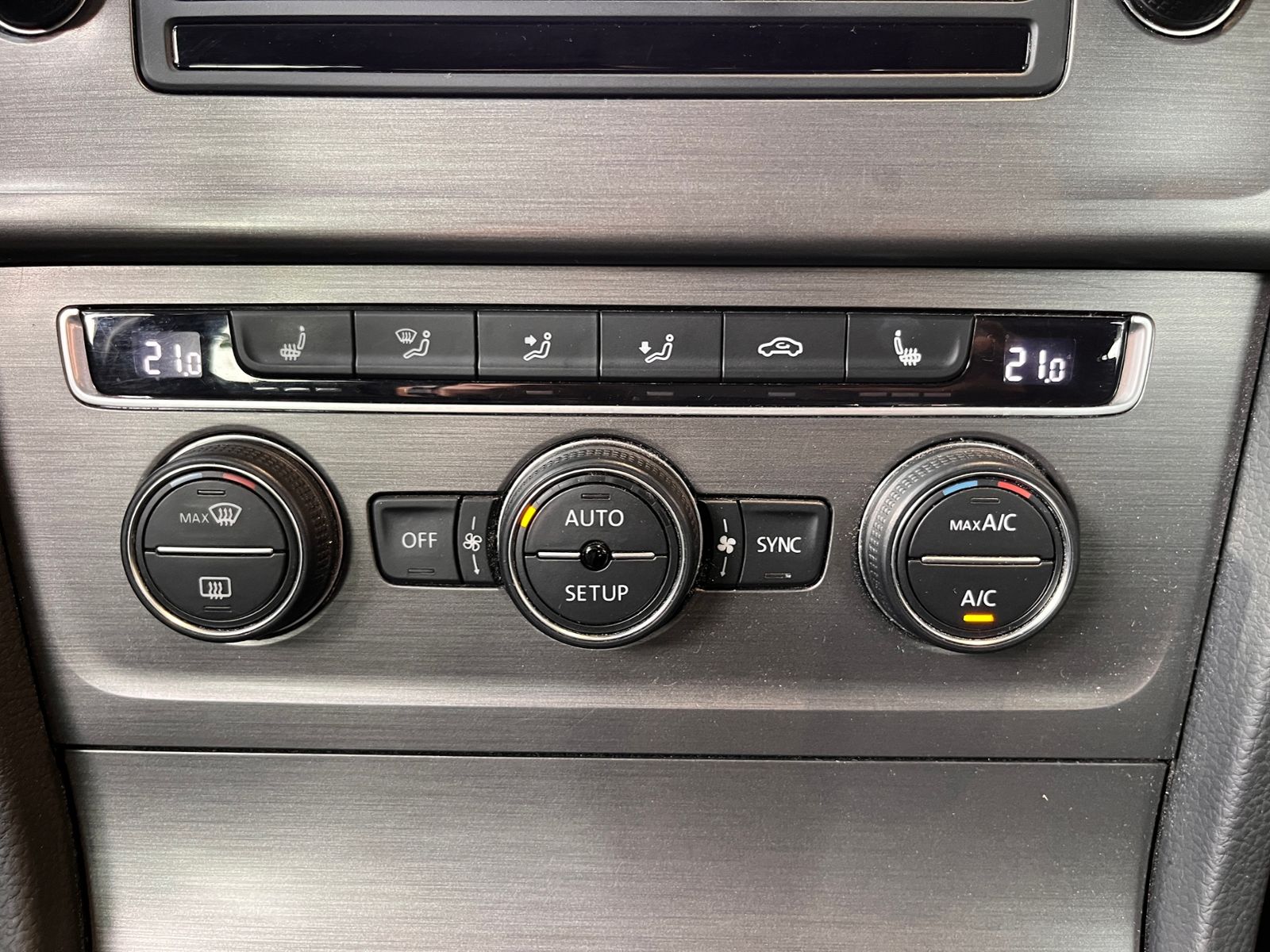 Fahrzeugabbildung Volkswagen Golf VII Lim. Comfortline BMT NAVI ALU