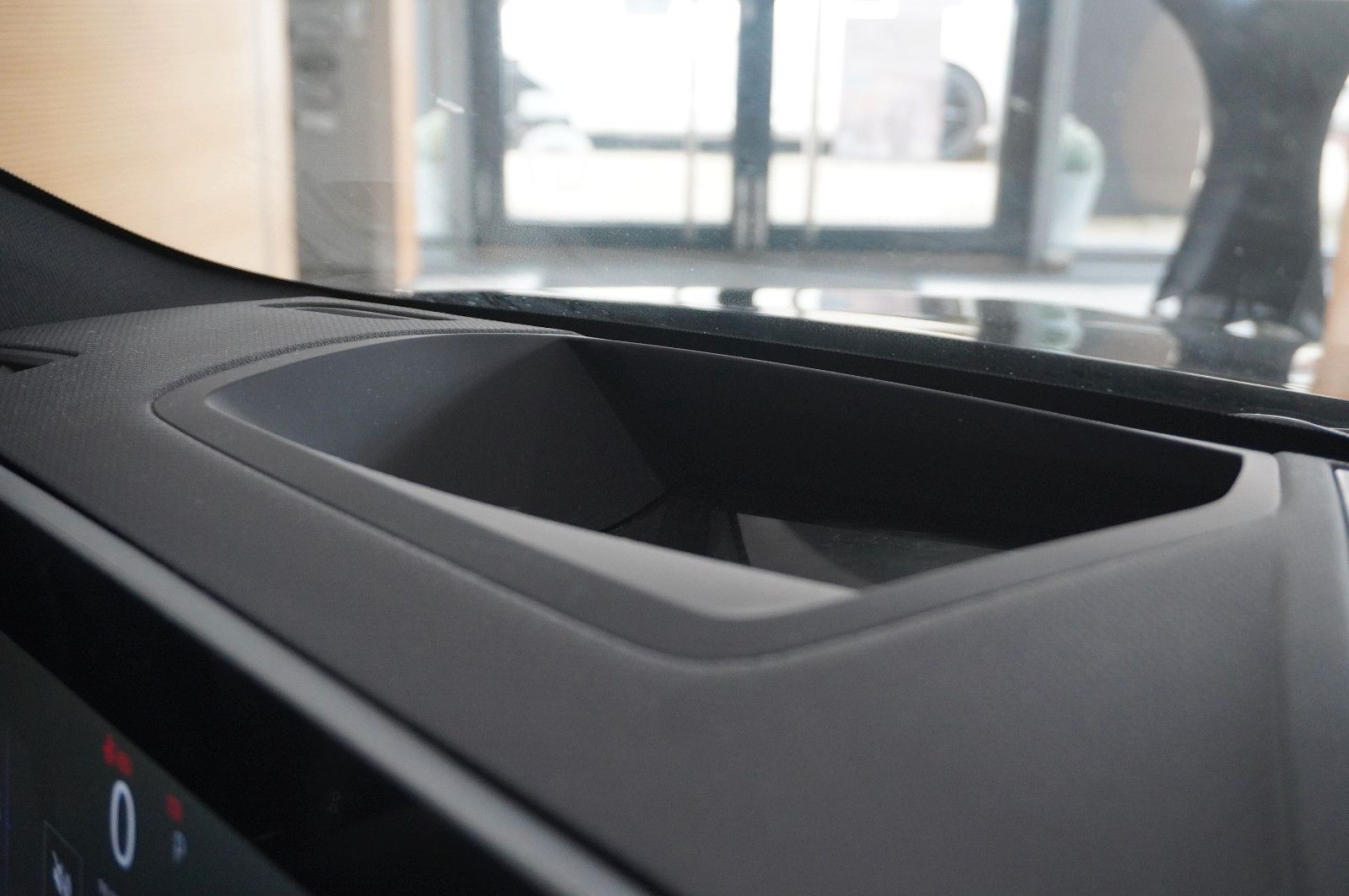 Fahrzeugabbildung Opel Astra L ST 1.2T ULTIMATE NAVI/LED/360°/PANO/DAB+