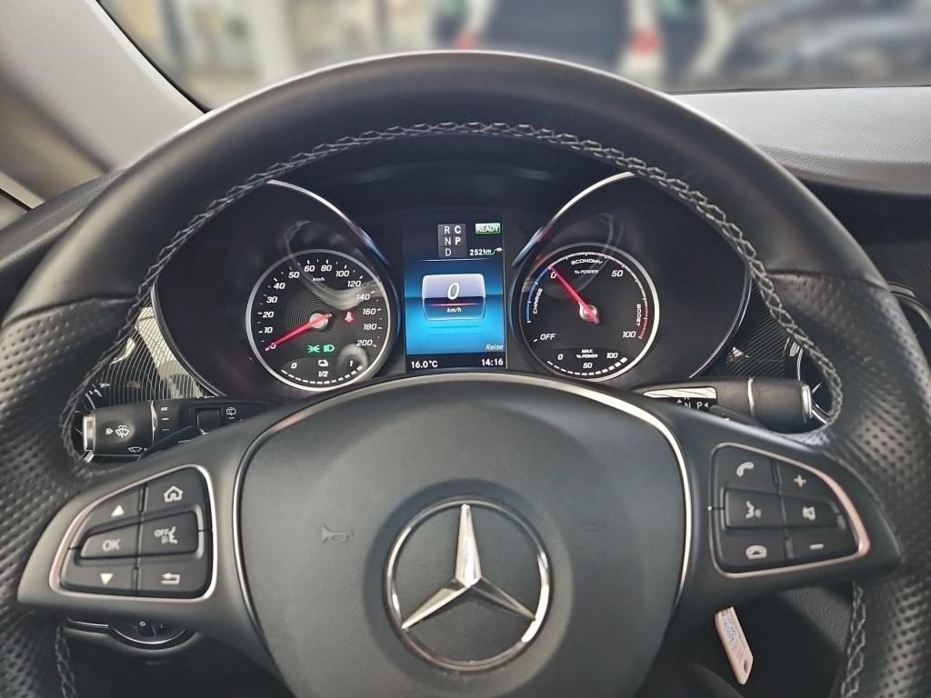 Fahrzeugabbildung Mercedes-Benz EQV 300 extralang 8 Sitze 2x Klima 2x elektr. ST