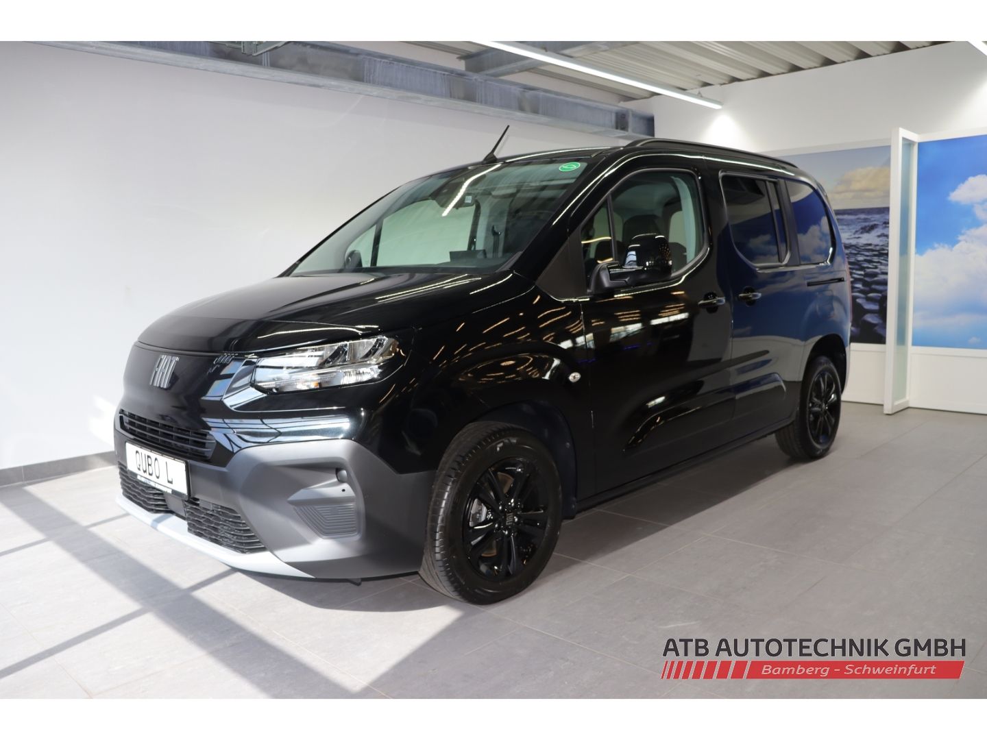 Fahrzeugabbildung Fiat Qubo -L 5-Sitzer ICON 50kWh 136PS Apple CarPlay