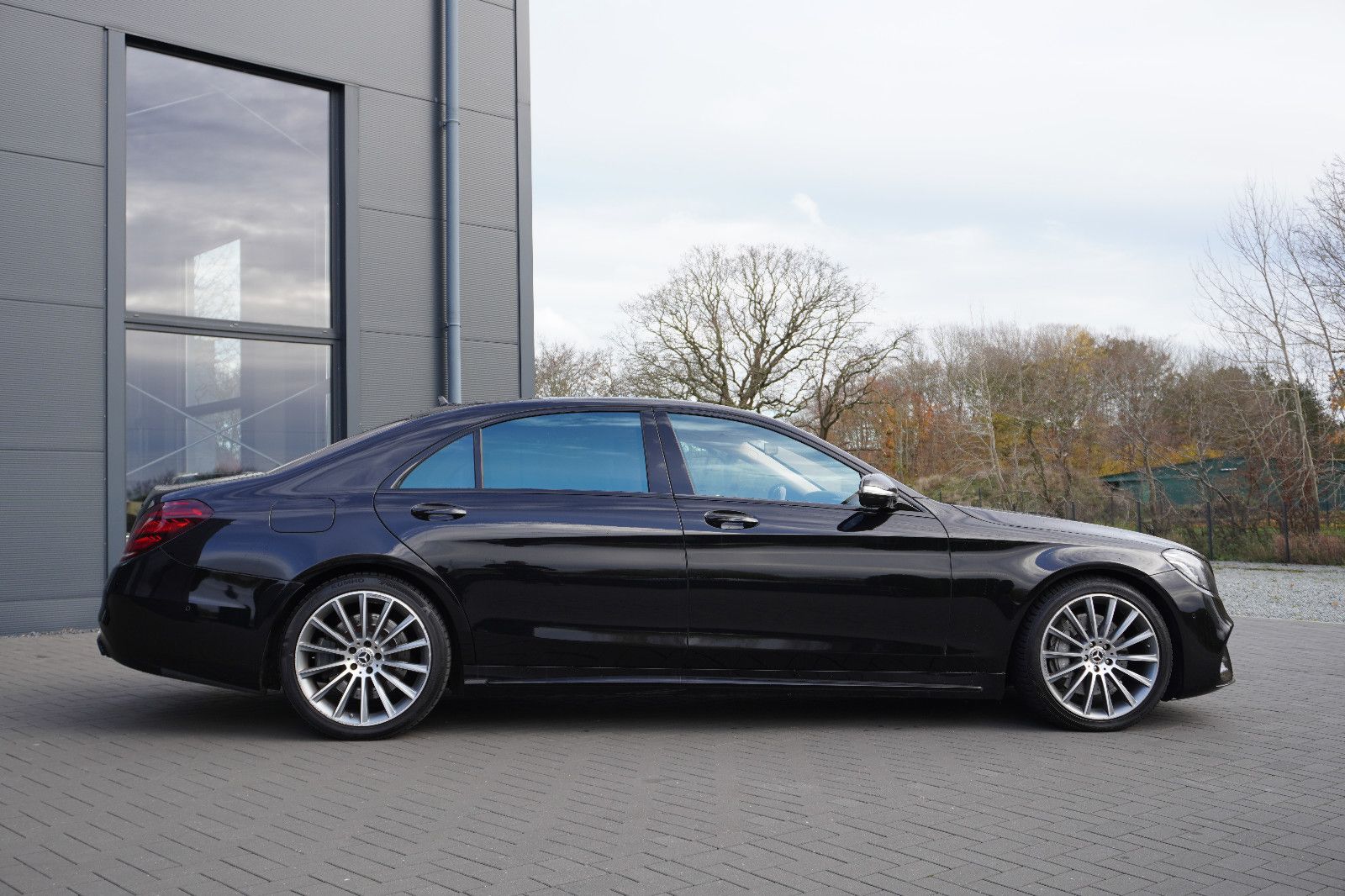 Fahrzeugabbildung Mercedes-Benz S 560 4Matic L