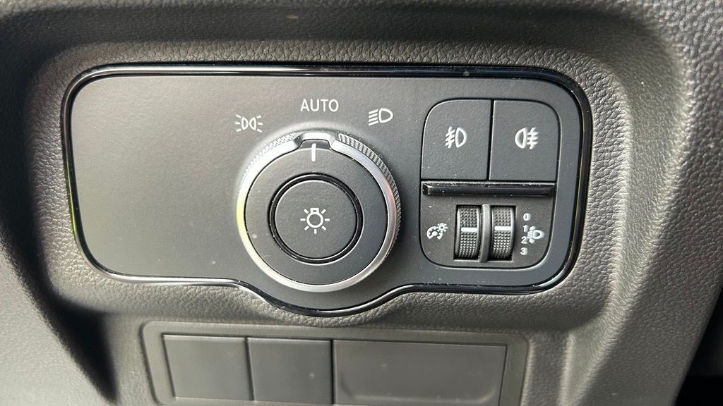 Fahrzeugabbildung Mercedes-Benz Citan 110 CDI PRO, Klima, PTS, DAB, SHZ, Tempoma