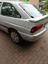 Ford Escort 1.4, 1. Hand, Scheckheft, TÜV neu Privat - gebrauchte Ford Escort aus dem Jahr 1992